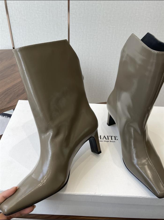 2025112817448599 390